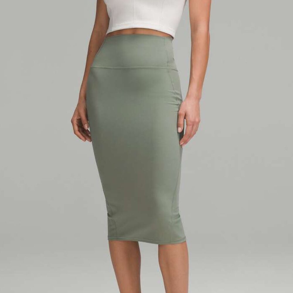 Lululemon Nulu Slim-Fit High-Rise Skirt - Size 4